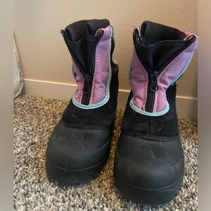 Girls winter boots. Never worn. Size 10